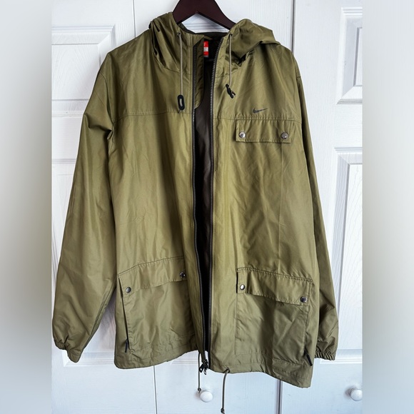 Nike Windbreaker (Size XXL) - Picture 2 of 3